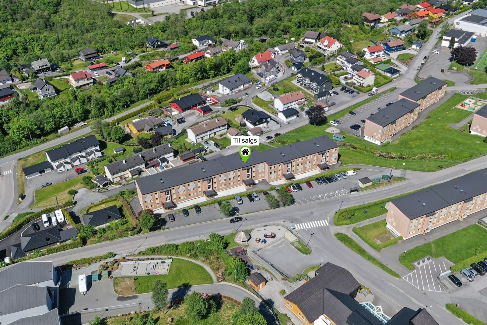 Velkommen til Stølsvegen 113C. Kollektivtilbudet er godt, med busstoppet Stølsvegen vest kun et minutts gange unna. Galleribilde