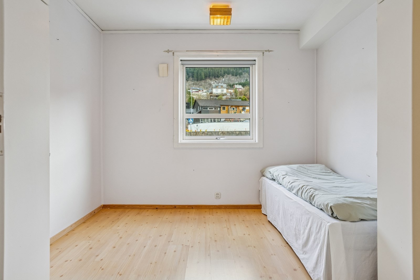 Det andre soverommet er på 9 m² og egner seg godt som barnerom, gjesterom eller kontor. Galleribilde