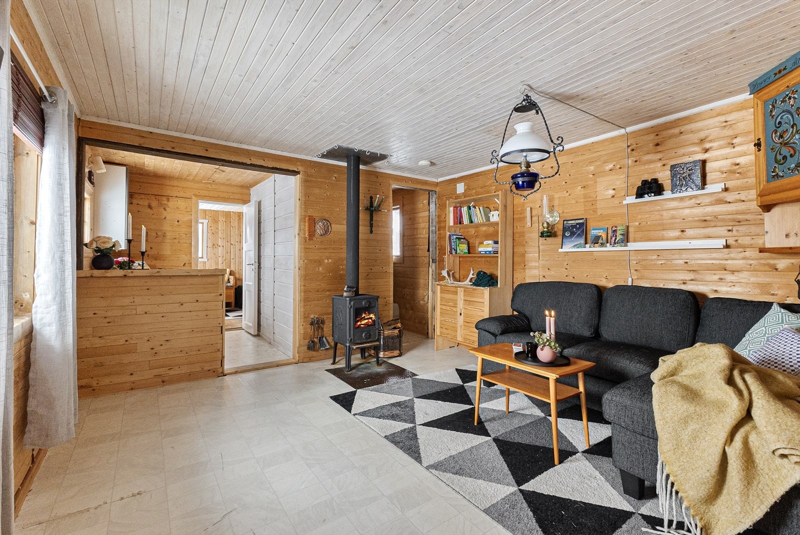 Fra stuen har du adkomst til gang, soverom, "spisestue" og kjøkken. Galleribilde