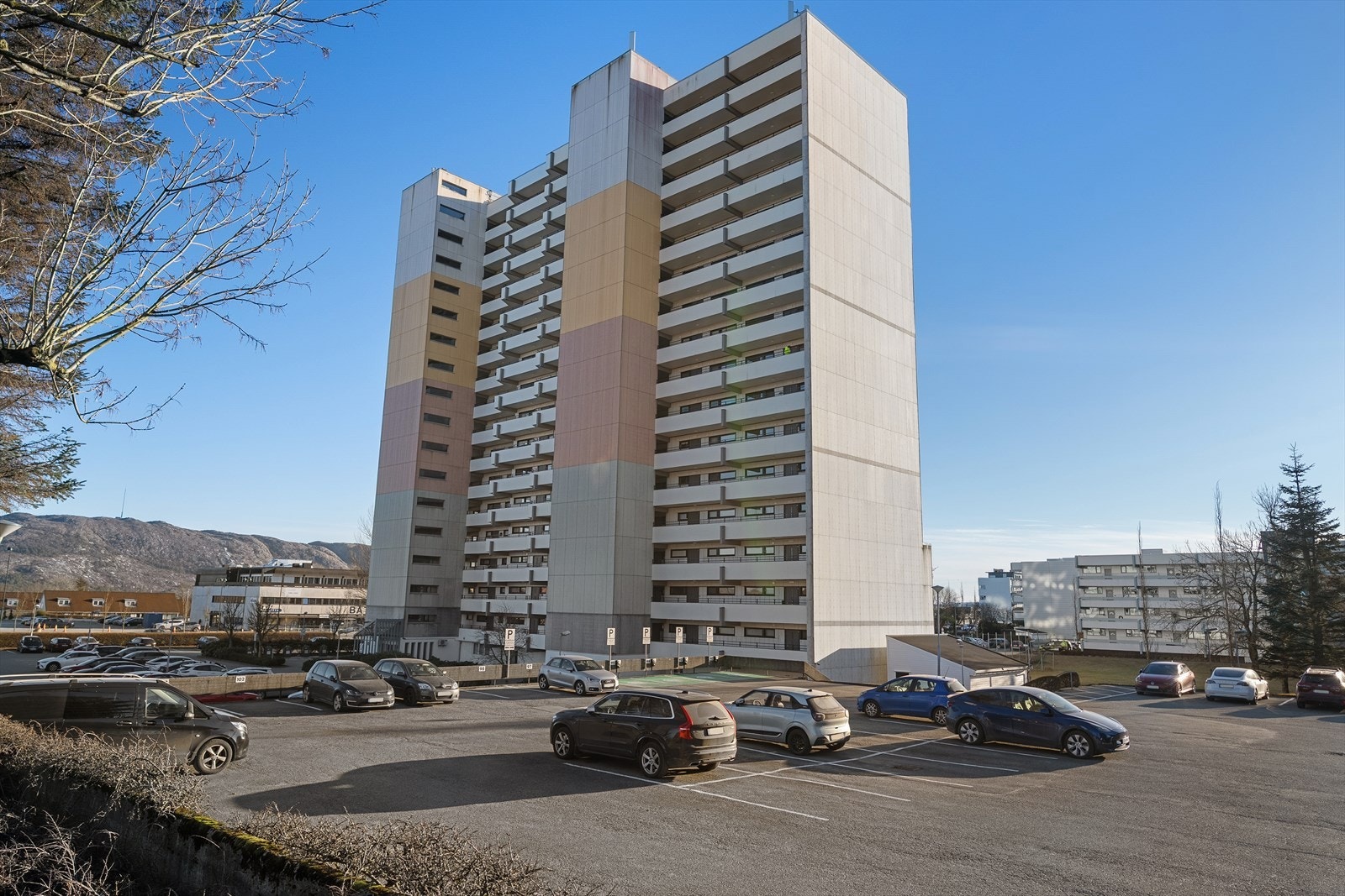 Borettslaget har 4 felles ladestasjoner for elbil. Galleribilde