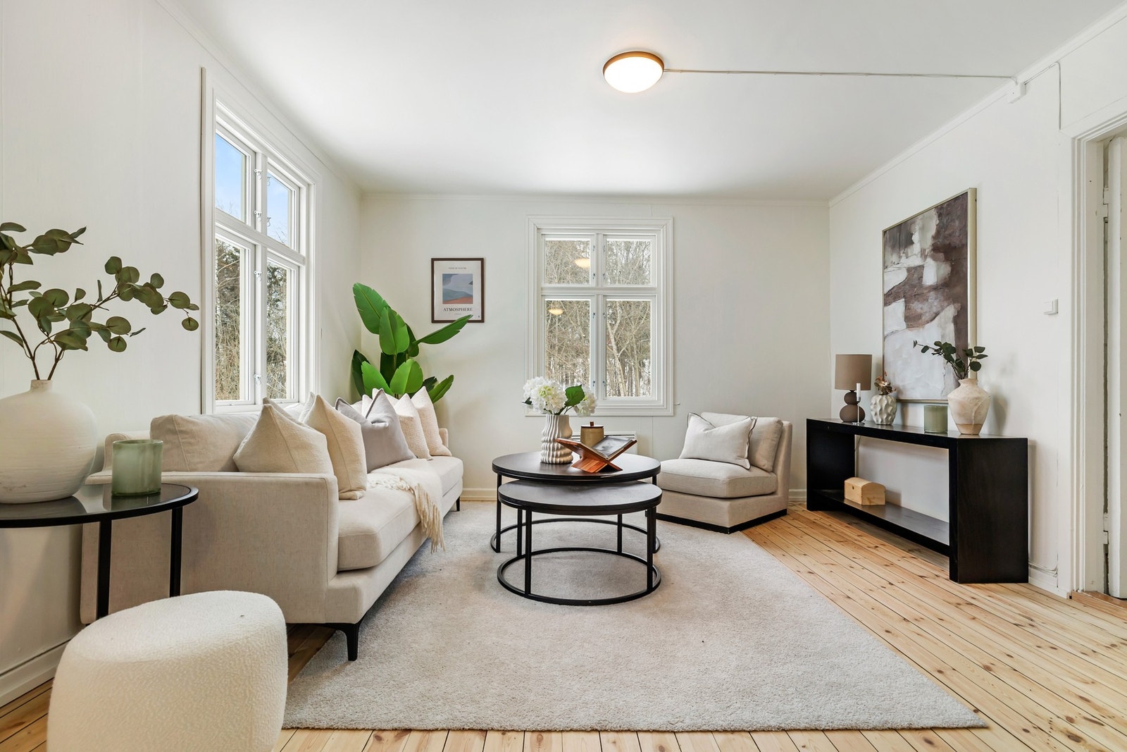 Her har vi gleden av å presentere en sjarmerende laftet enebolig med attraktiv beliggenhet. Galleribilde