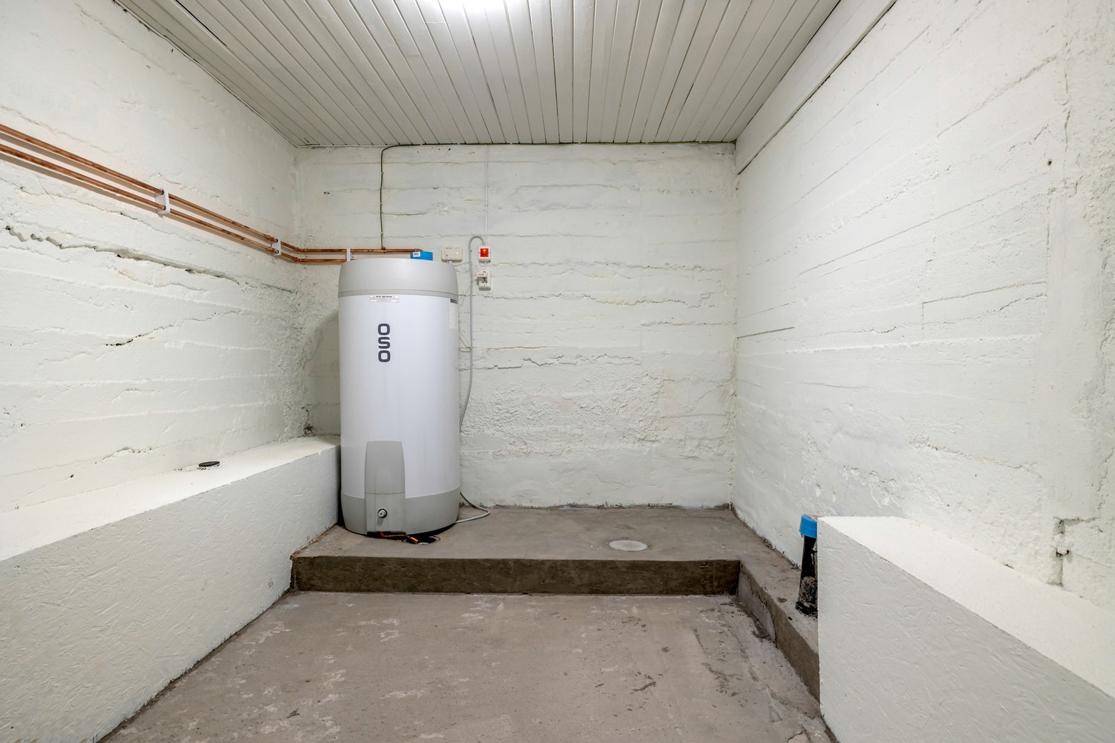 Rom i kjeller klargjort for bad. Galleribilde