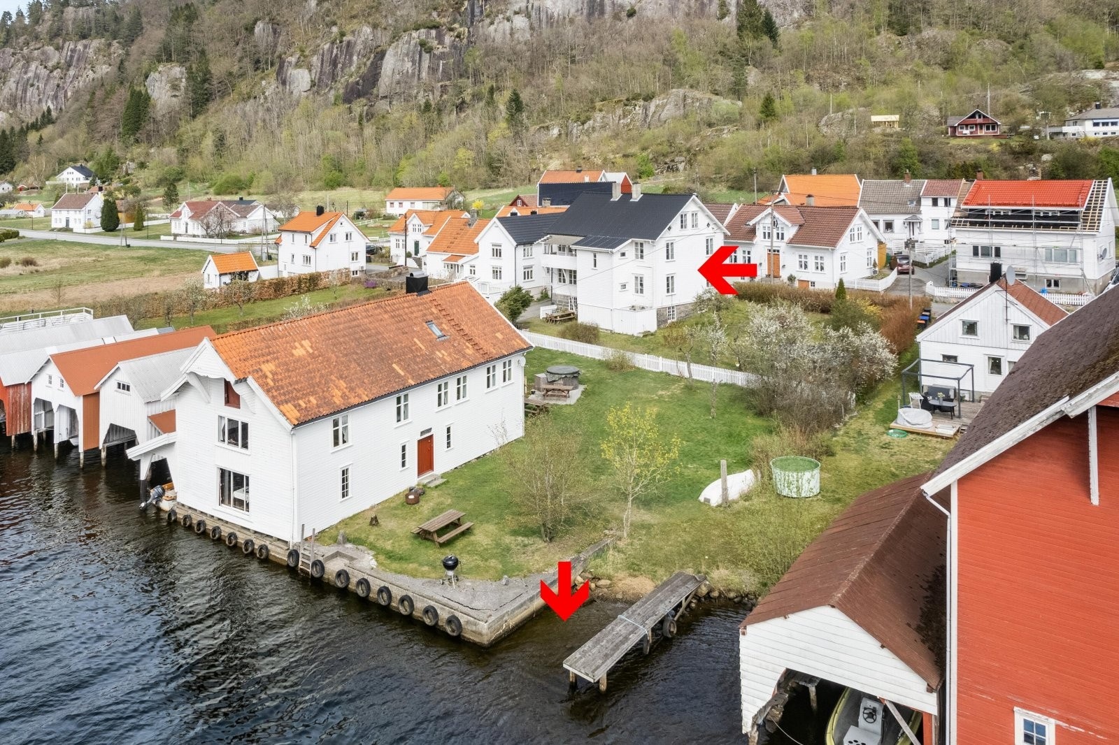 Det medfølger en båtplass i Fedaelva. Galleribilde