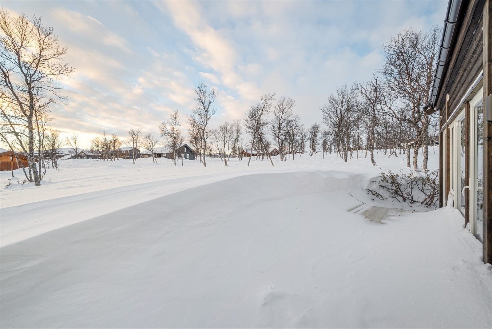 Den sørvestvendte terrassen måler 22 kvm. Galleribilde