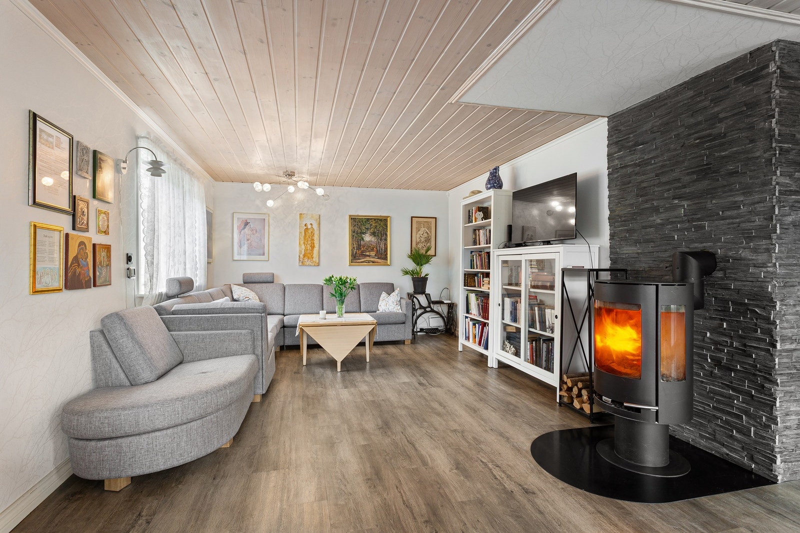 Oppvarming via vedovn Galleribilde