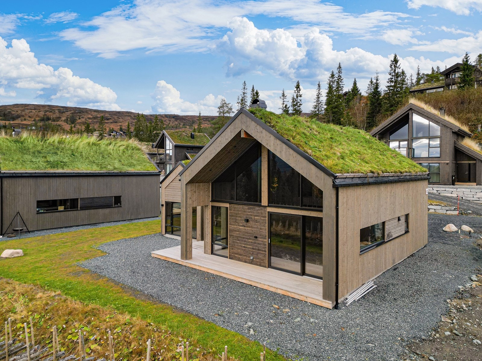 Eiendommen er utført i delikat og moderne stil med gjennomgående høy standard. Galleribilde