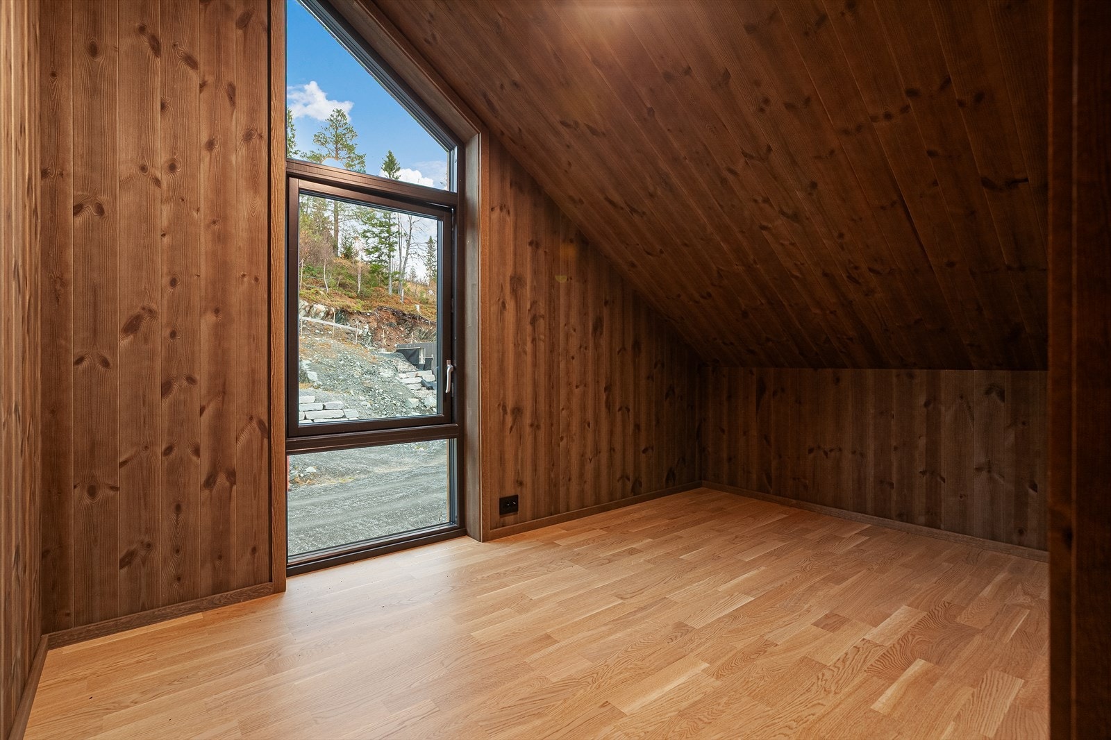 I 2.etg har man to soverom med gulvareal på 6,9 kvm. Galleribilde