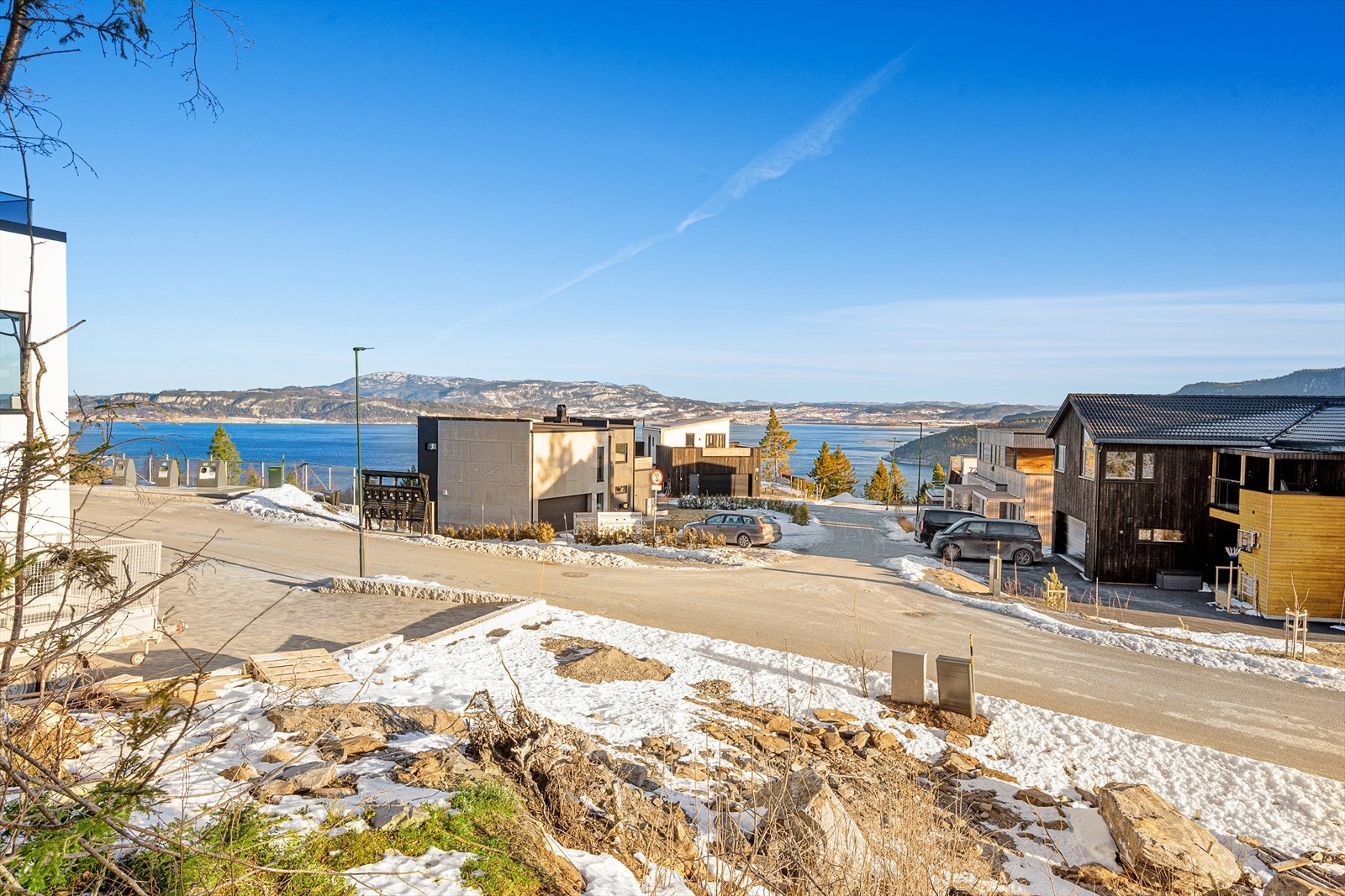 Det er kort vei til både marka og det populære friluftsområdet på Midtsandtangen med strand og badeplasser. Galleribilde