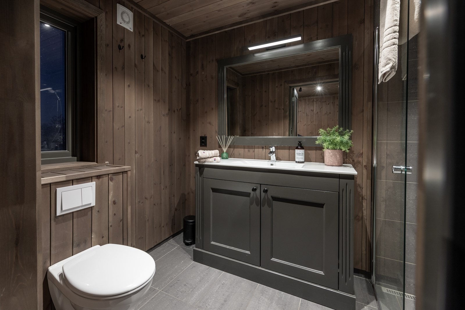 Masterbad i direkte tilknytning til hovedsoverommet Galleribilde