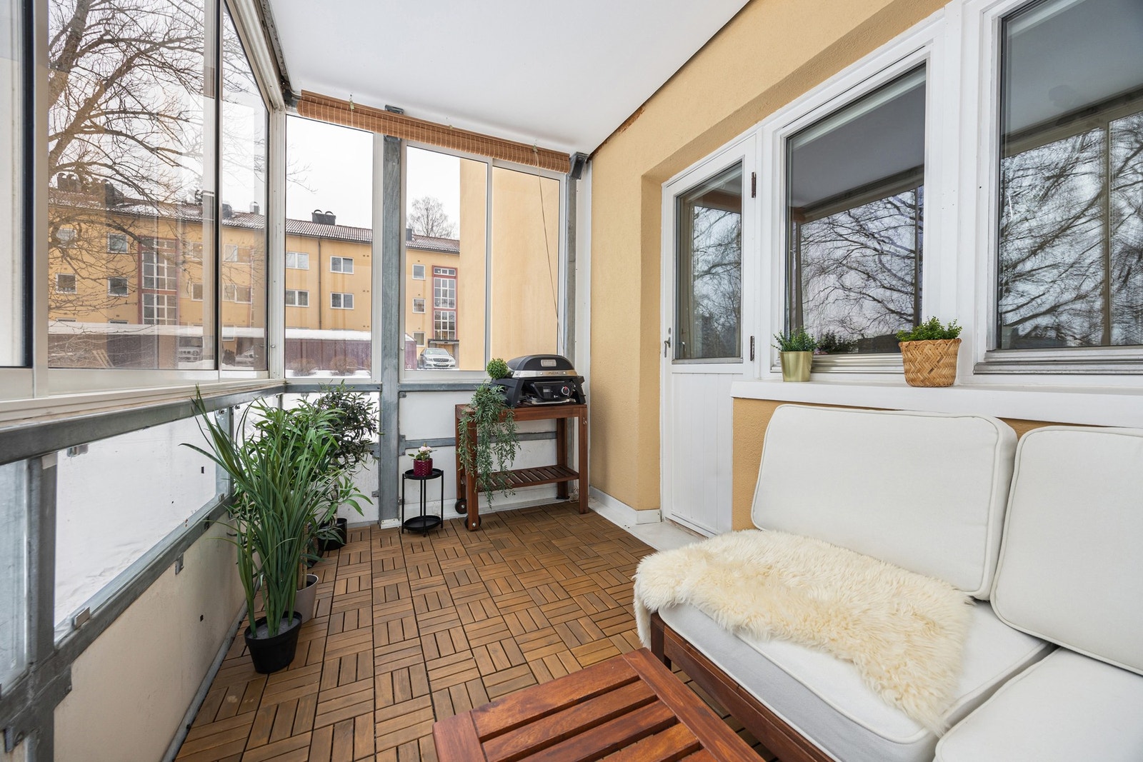 Her har du plass til forskjellige utemøblement, grill og beplantning. Galleribilde