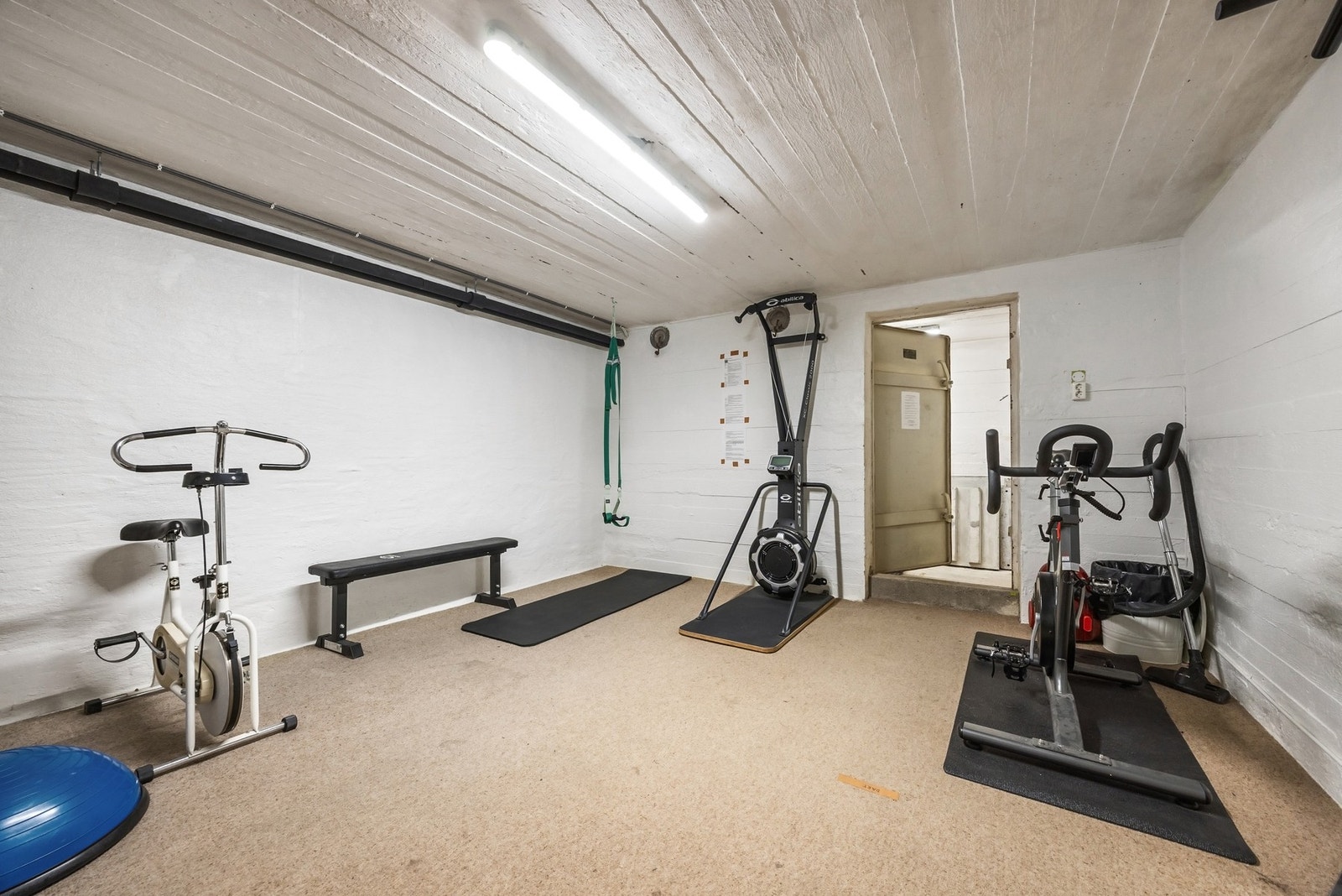 Mye forskjellig utstyr som kan brukes av beboerene. Galleribilde