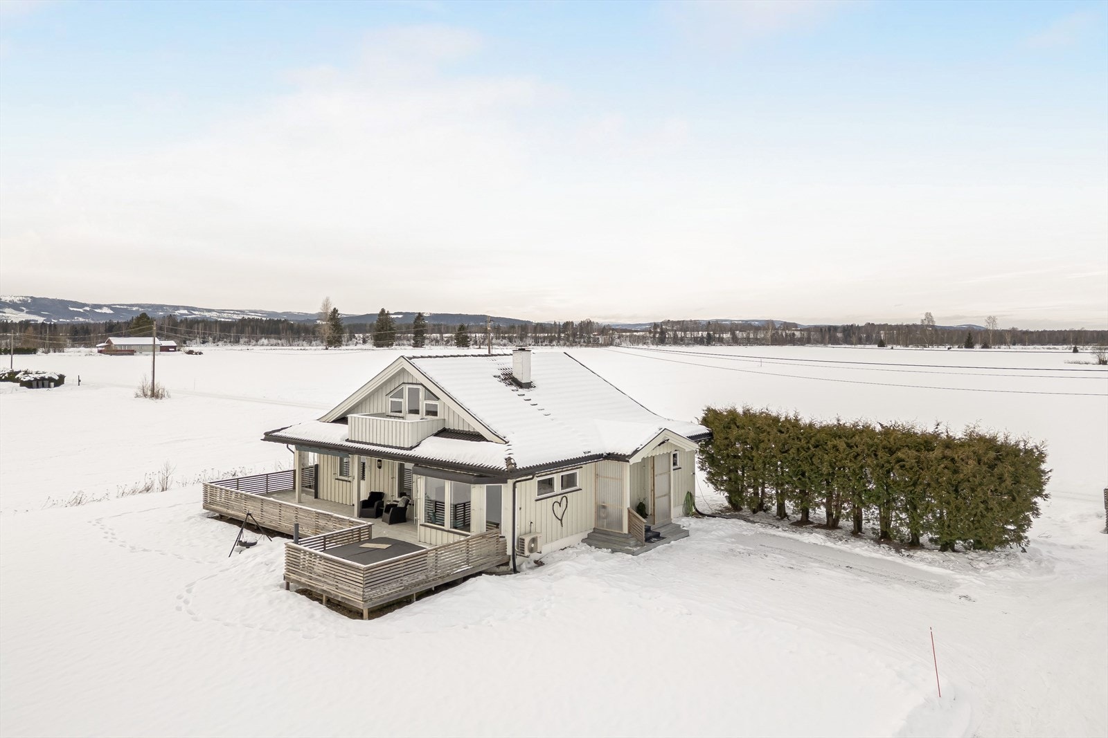 Utsikt mot nærliggende områder og skjermede uteplasser. Galleribilde