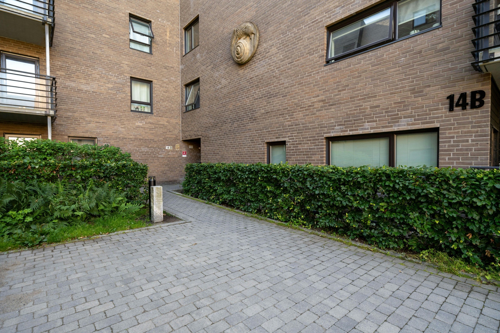 Inngangsparti fra bilfritt tun Galleribilde