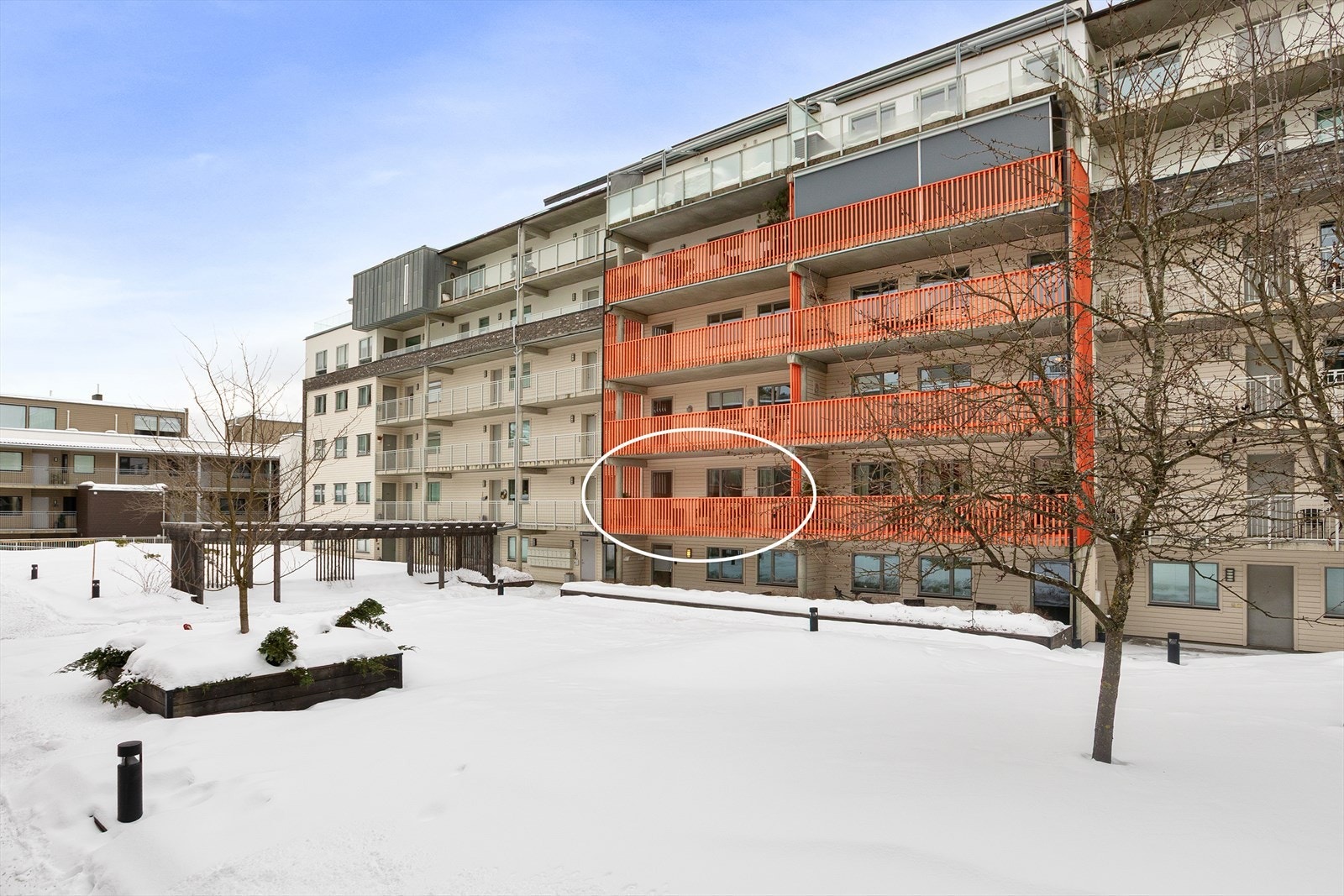 Leiligheten har 2 balkonger og er beliggende i et rolig og veletablert sameie Galleribilde