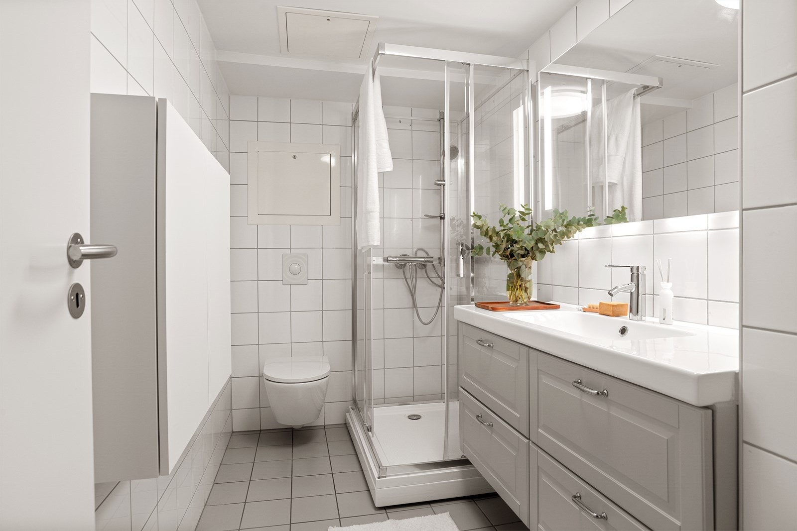 Flislagt bad med varmekabler Galleribilde