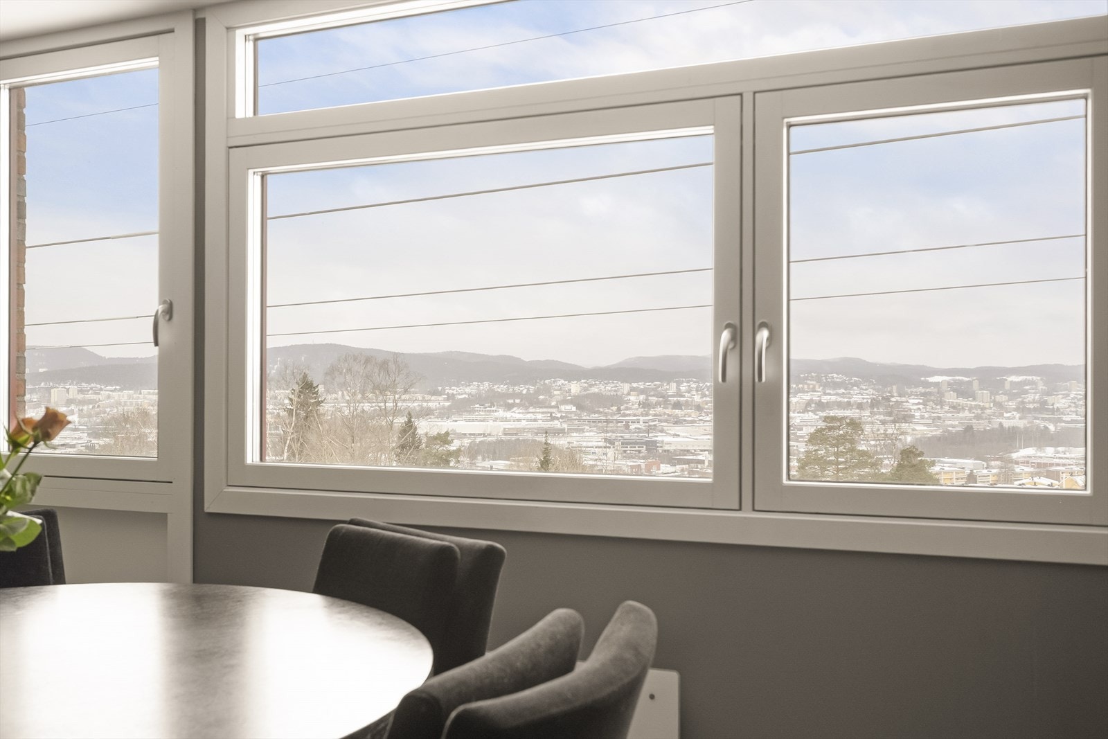 Her bor du med Østmarka som nærmeste nabo, med flotte turmuligheter rett utenfor døren. Galleribilde