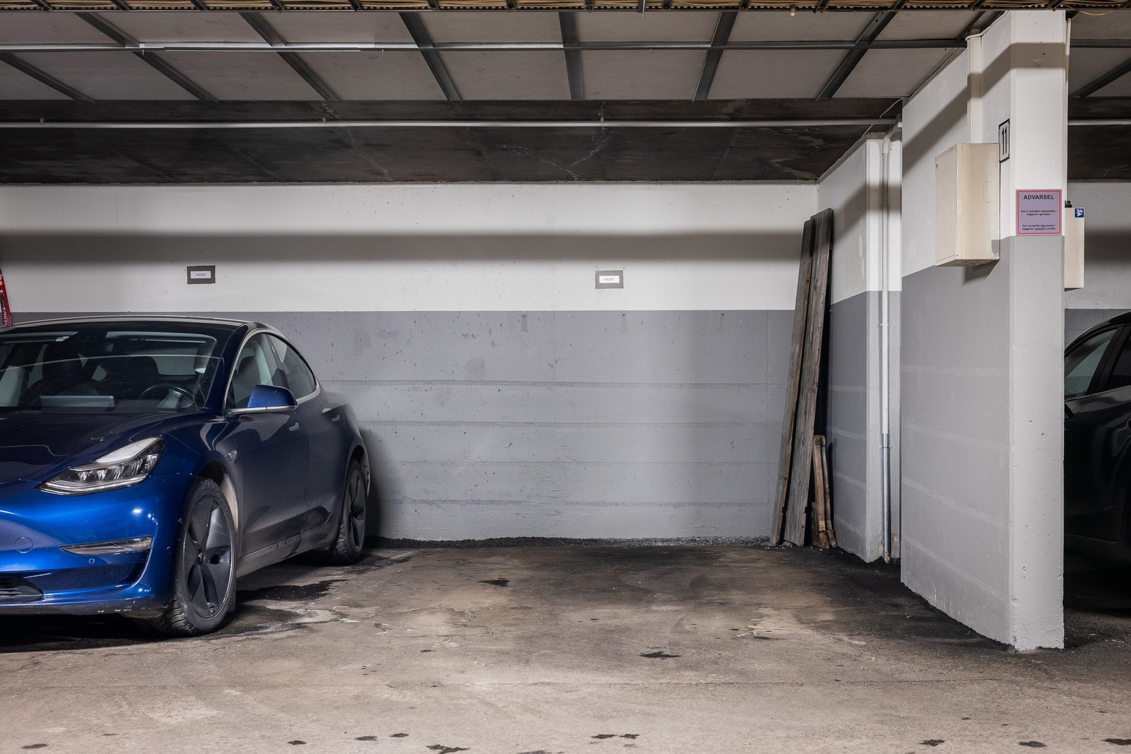 Garasjeplass tilhørende leiligheten. Galleribilde