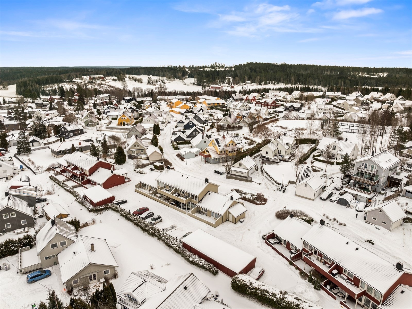 Hverdagslogistikken er enkel med kort avstand til skoler, barnehager og butikker. Galleribilde
