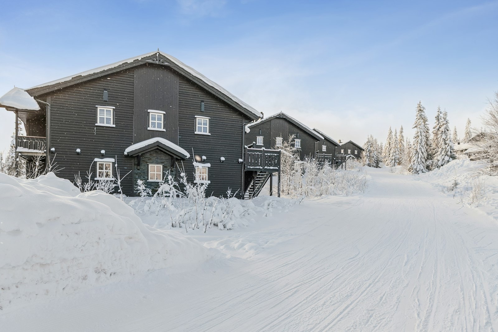 Her kan du spenne på deg skiene rett utenfor døren og gli ut i et av Norges beste løypenett. Galleribilde
