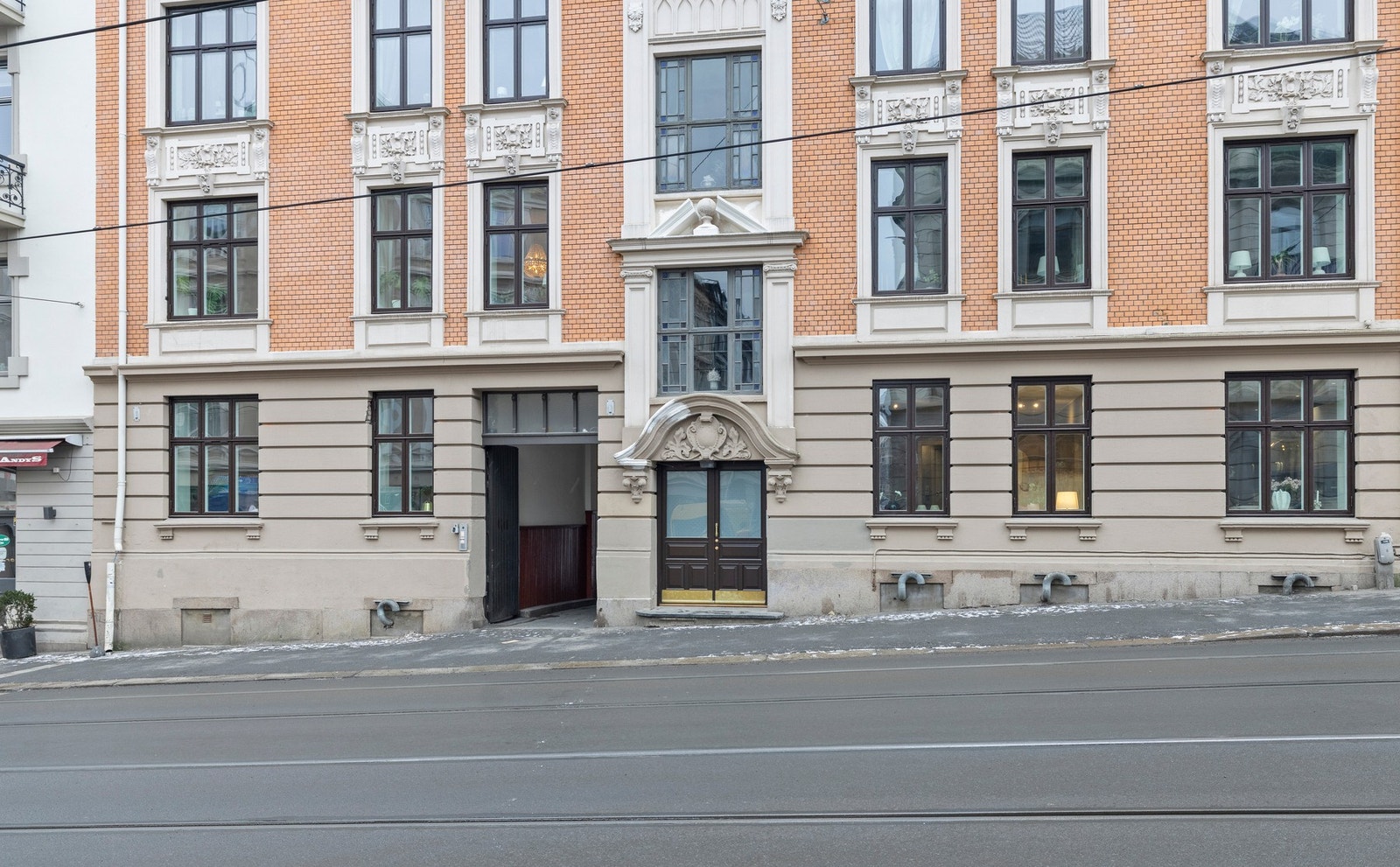 Leiligheten disponerer en bod i kjeller på ca. 15 m². Galleribilde