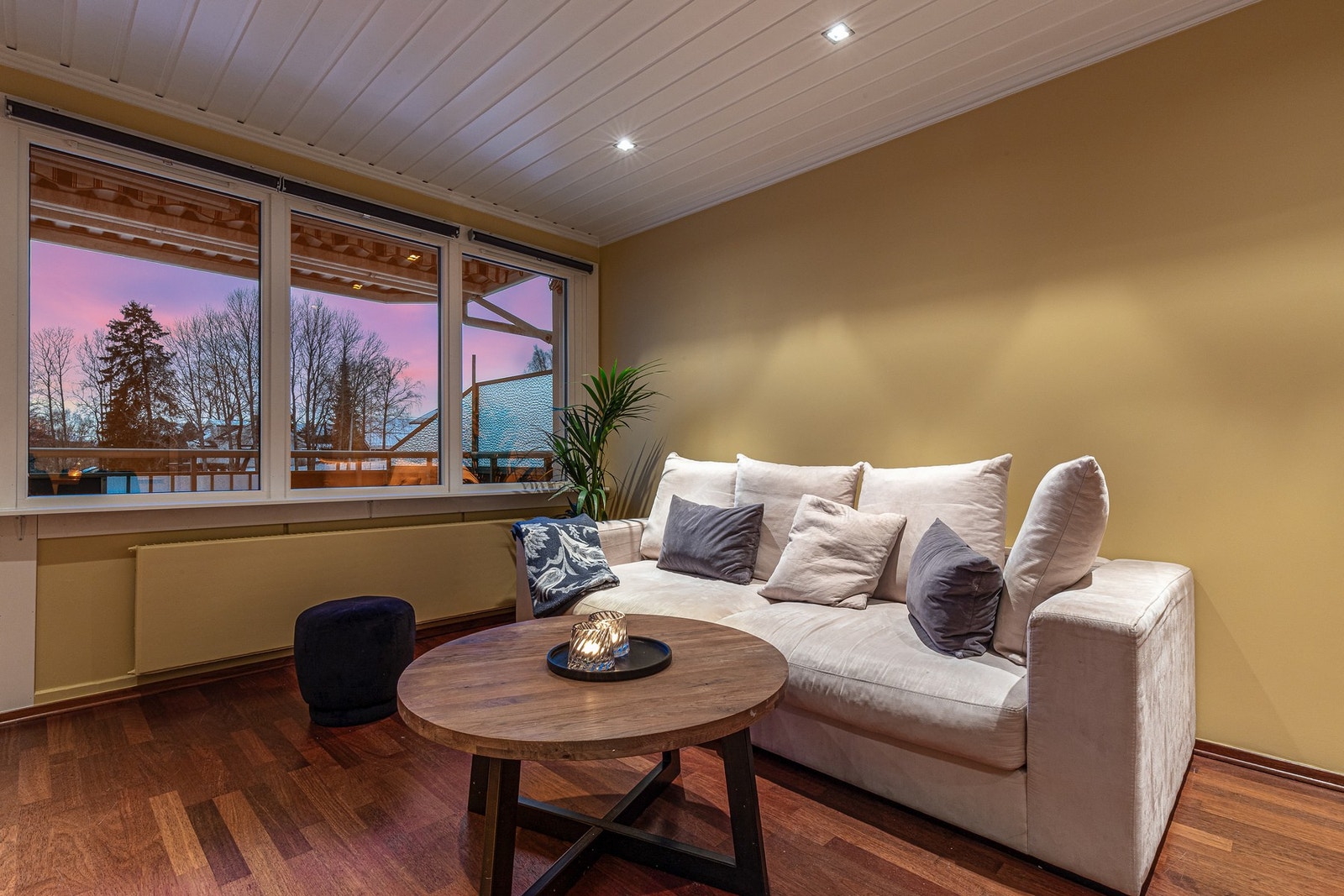 Varmtvann, fyring, TV og internett er inkludert i felleskostnadene, noe som gir forutsigbare og oversiktlige bokostnader. Galleribilde