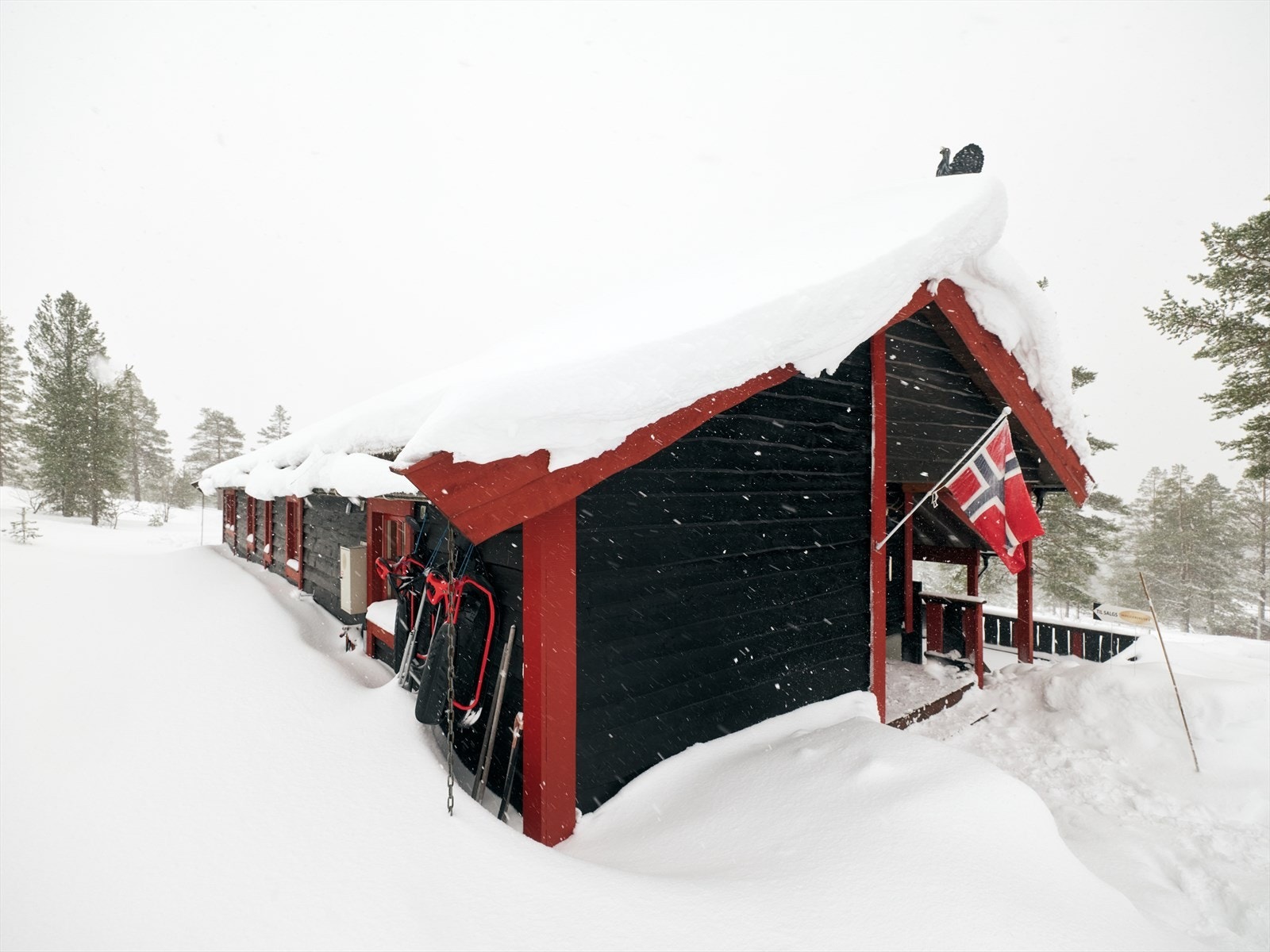 Fritidsboligen ligger kun 500 meter fra alpinbakken i Renåfjellet alpinanlegg. Galleribilde