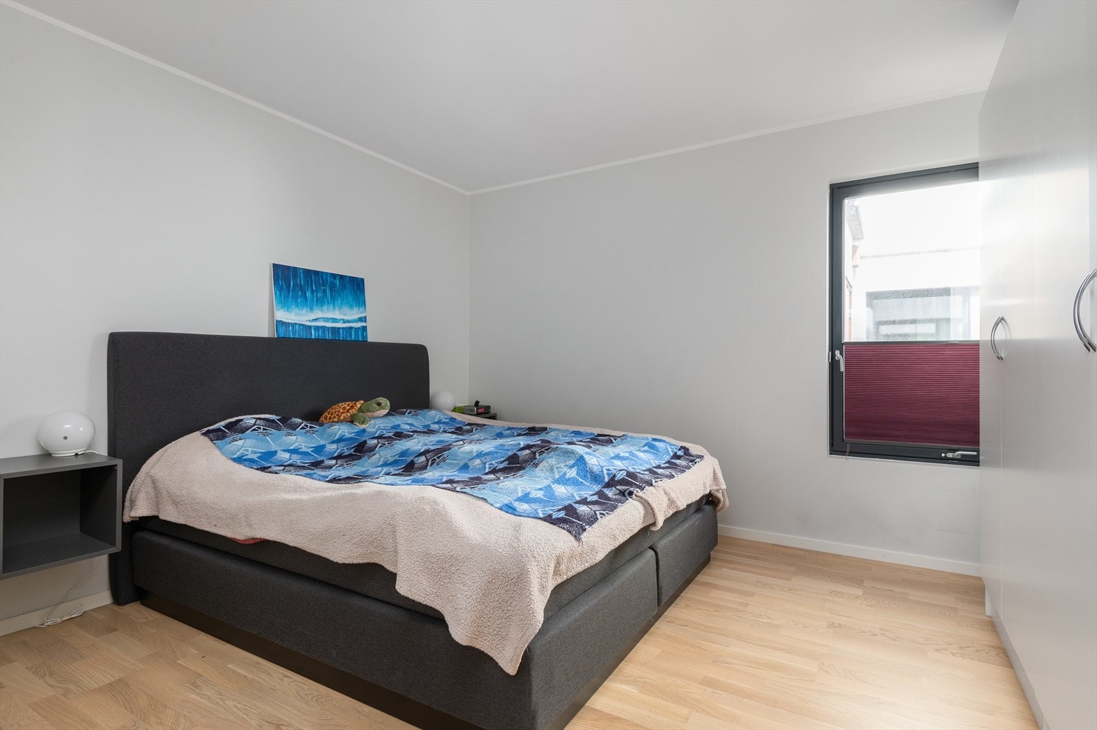 Leilighetens soverom er på hele 14 m². Galleribilde
