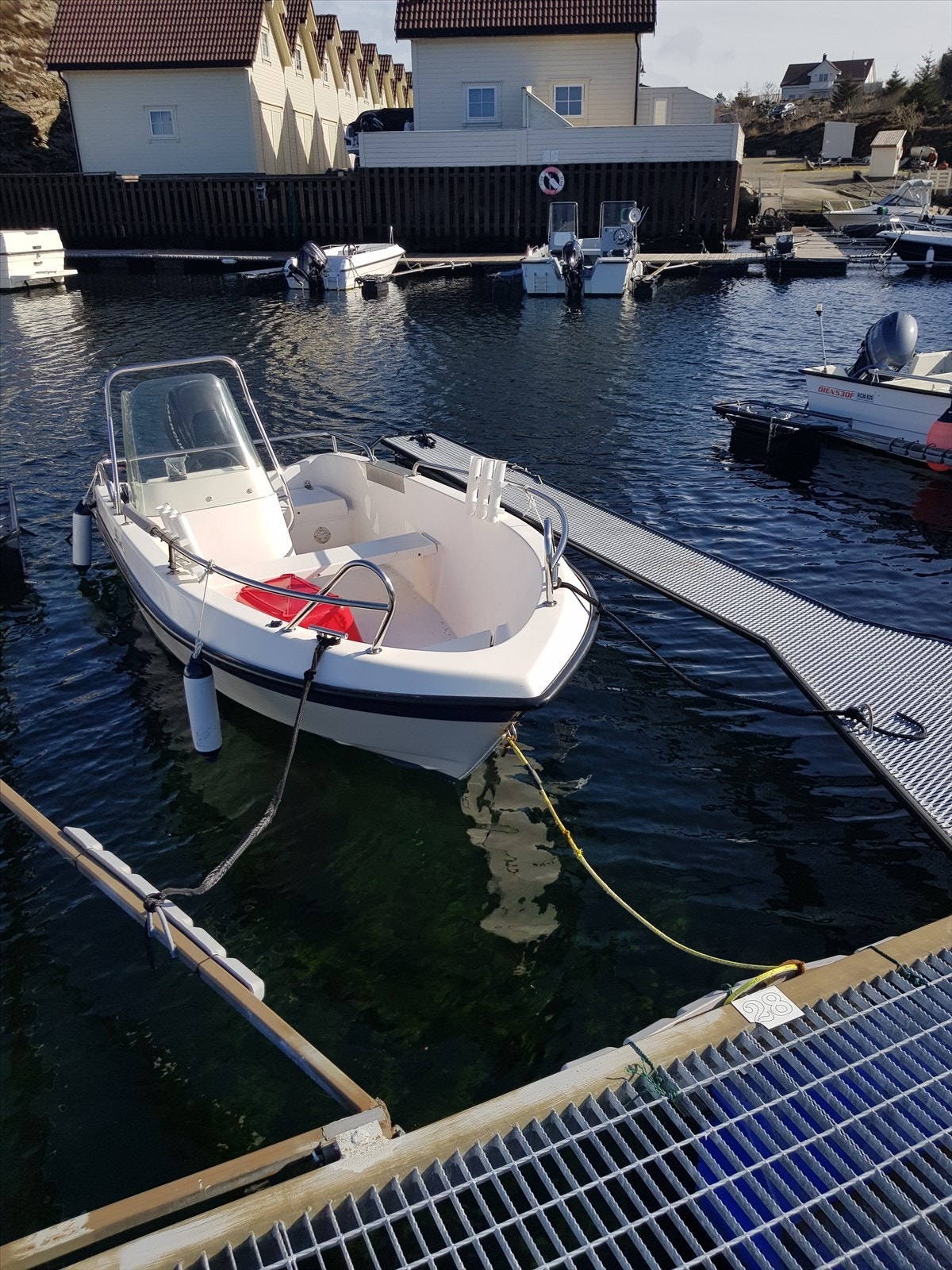 Båtplass i båtmarina Galleribilde