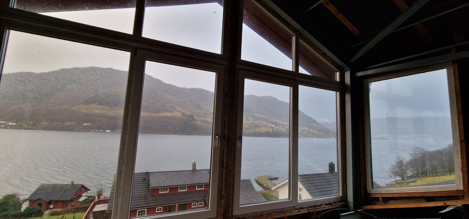 Utsikt mot sør fra loft i lagerhall Galleribilde