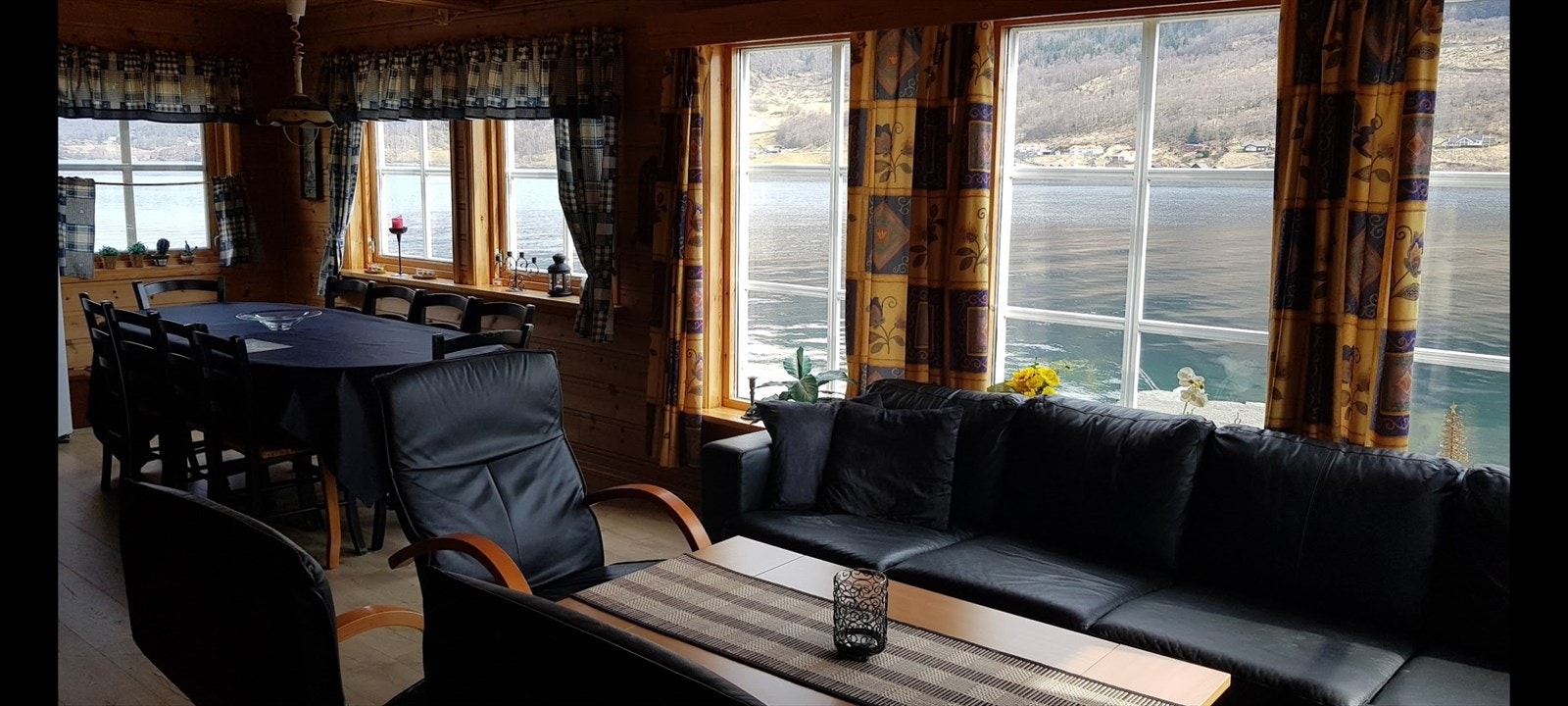 Private bilder fra innsiden av hytte 4 (hytten lengst mot nord) Galleribilde