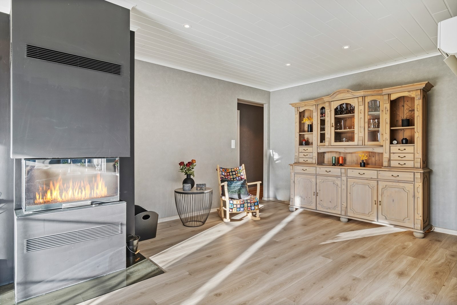 Oppvarming fra peis på kalde vinterdager Galleribilde