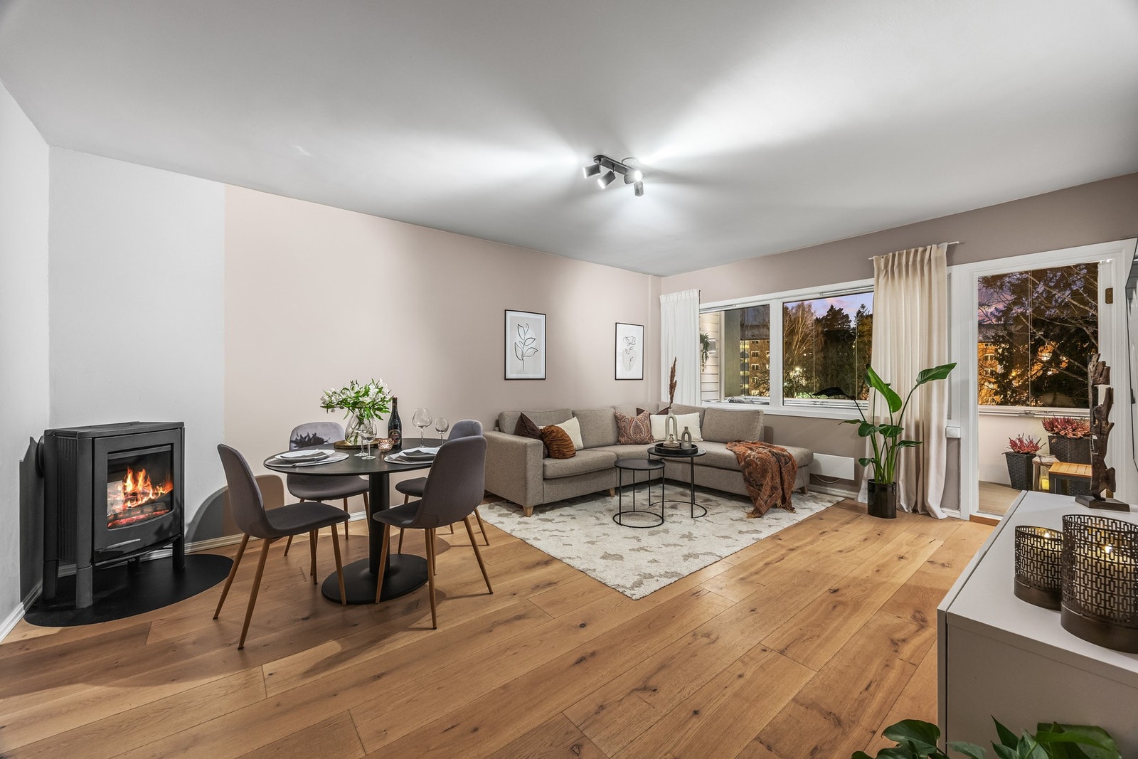 En attraktiv leilighet på Bøler, godt beliggende i grønne omgivelser, med umiddelbar nærhet til marka. Galleribilde