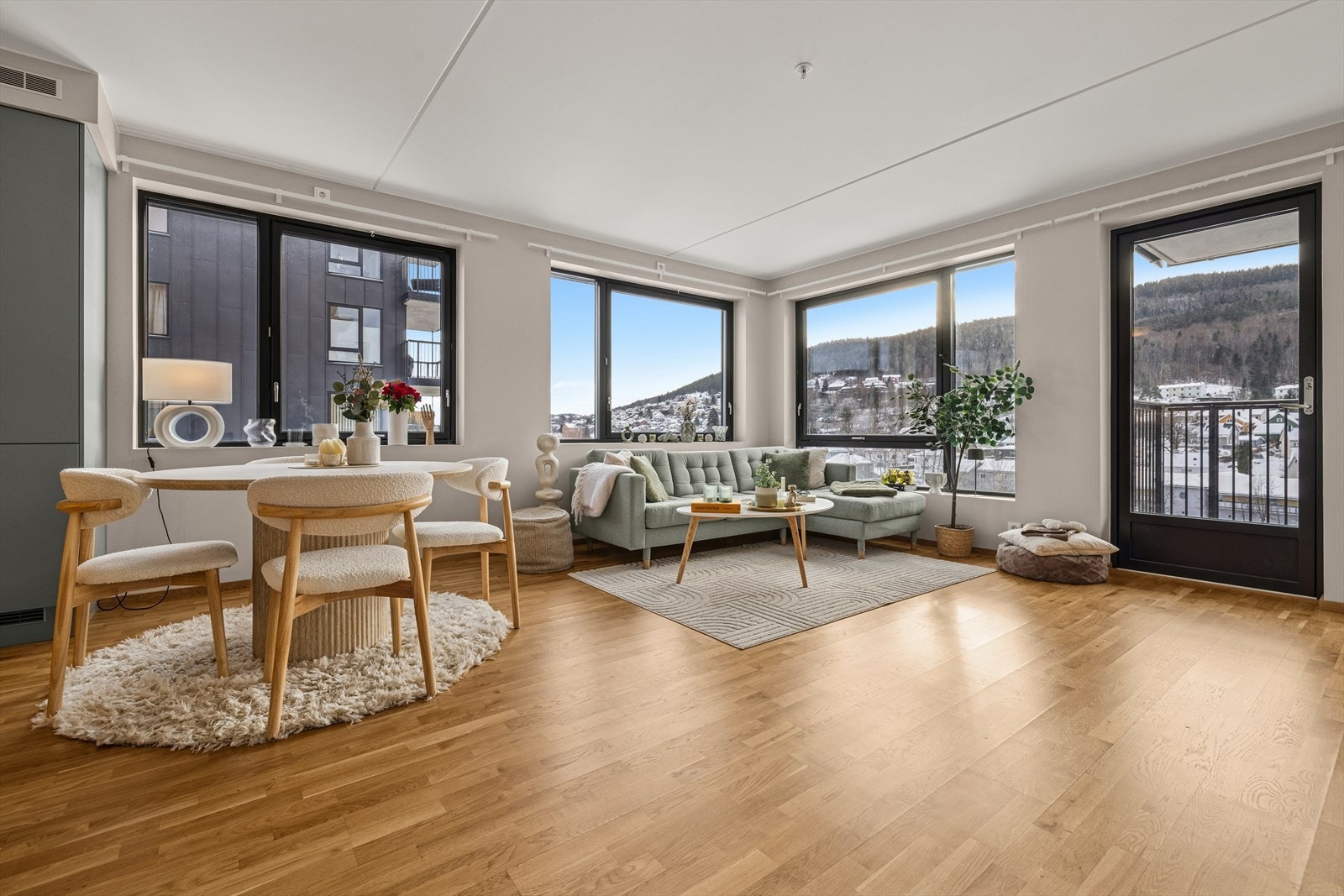 DNB Eiendom v/André Stensrud har gleden av å presentere Sundlandveien 8! Galleribilde