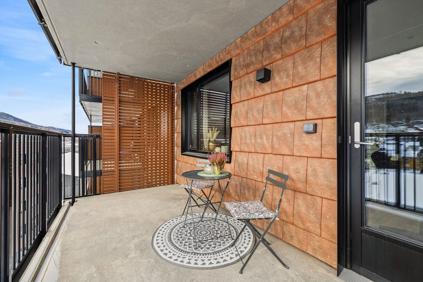 Her er det god plass for utemøblement. Galleribilde