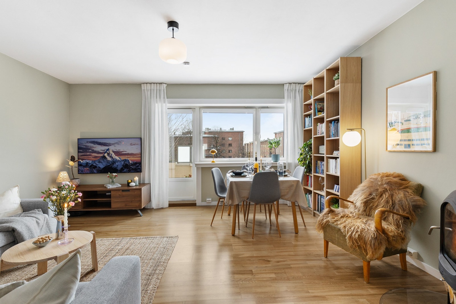 Robin Lauritzen v/ Krogsveen har gleden av å presentere Edvard Griegs allé 17! Galleribilde