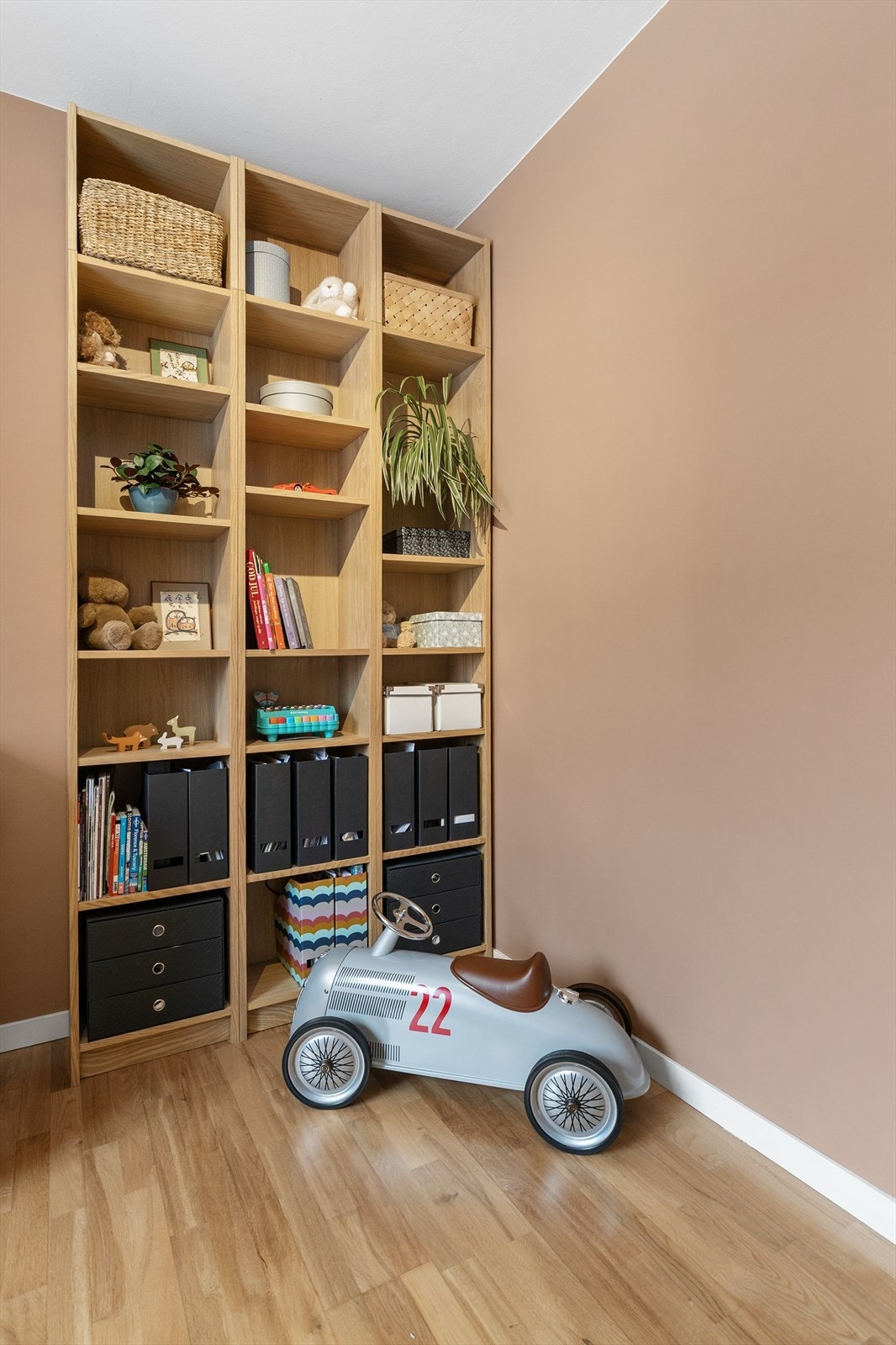 Rikelig med smarte og arealeffektive oppbevaringsløsninger. Galleribilde