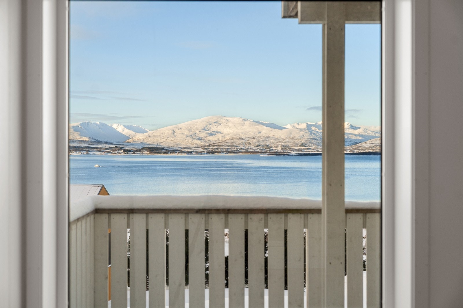 Her kan morgenkaffen nytes med nydelig utsikt. Galleribilde