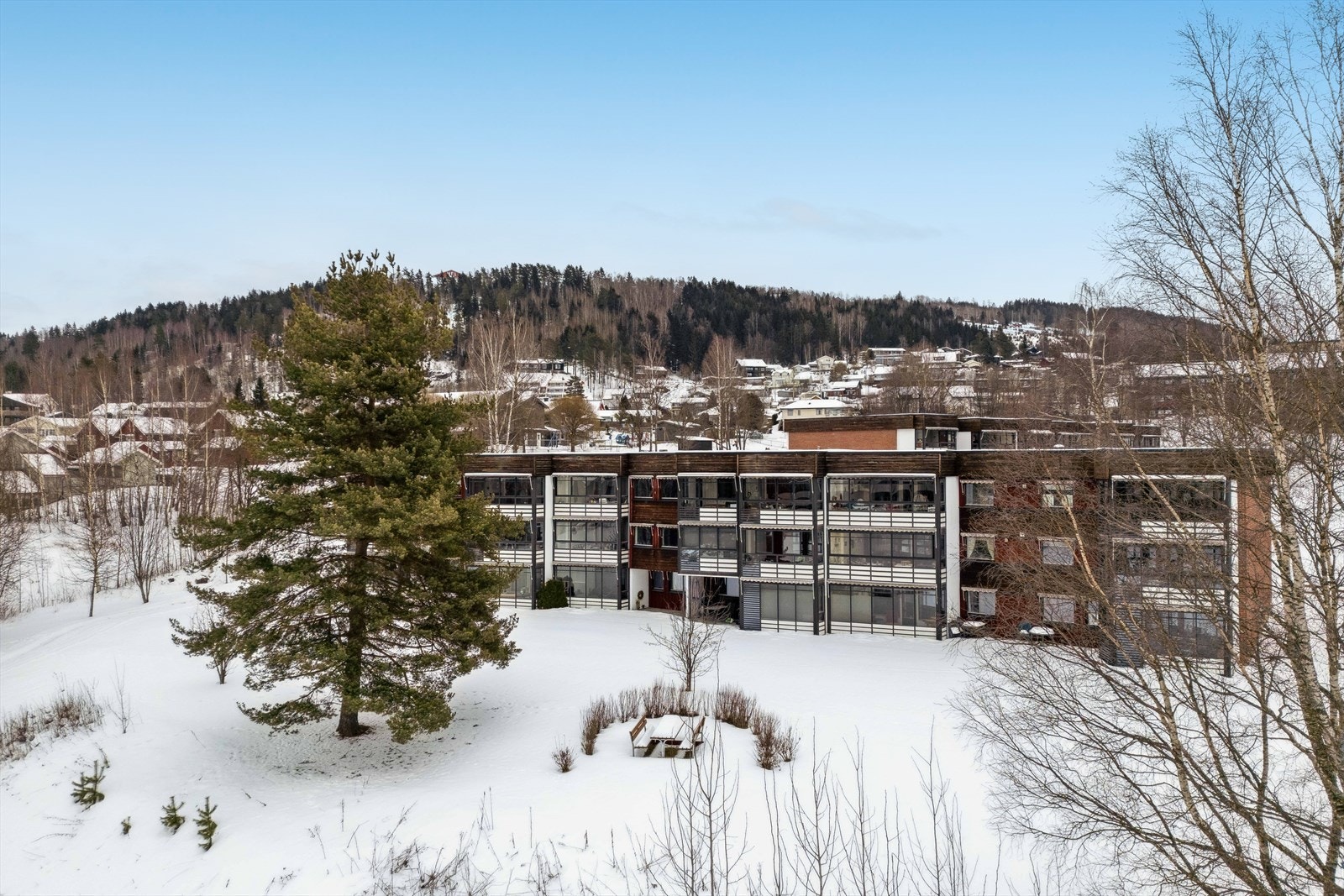 Hverdagslogistikken er enkel med Coop Extra og Kiwi kun en kort spasertur unna. Galleribilde