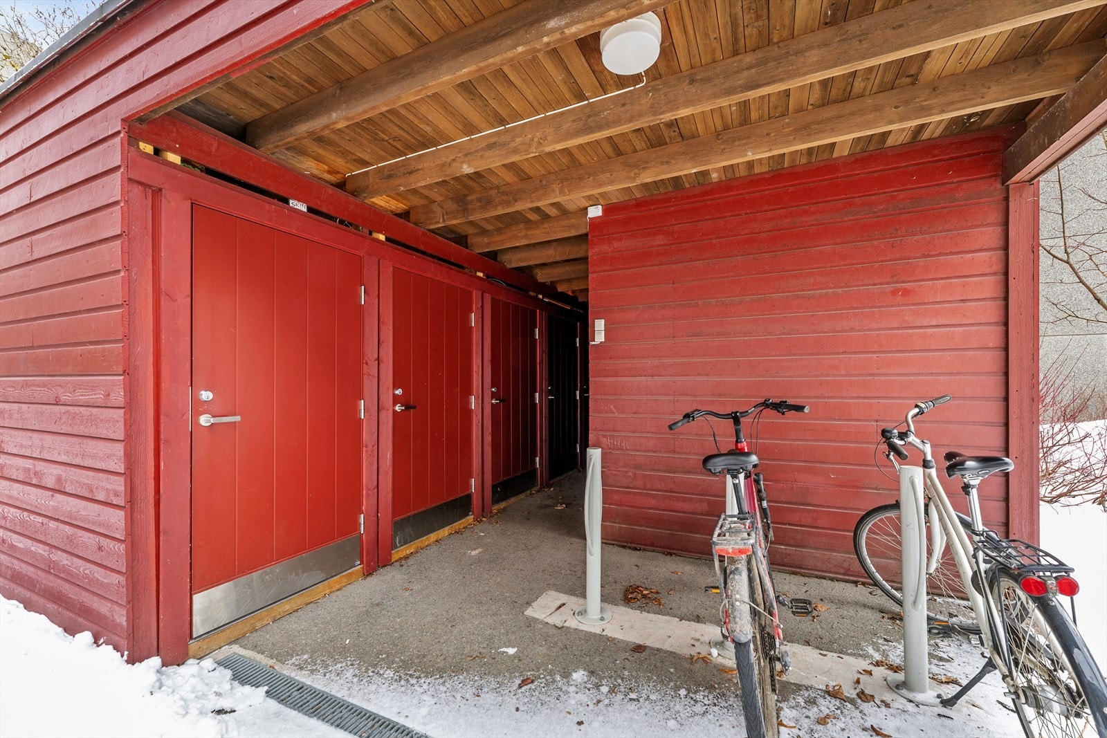 Meget praktisk utebod ved inngangspartiet Galleribilde