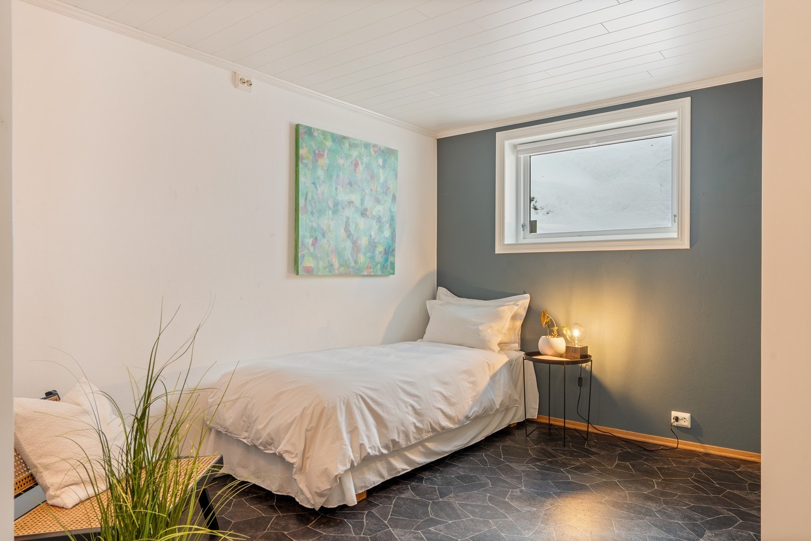 Soverom i sokkeletasjen. Galleribilde