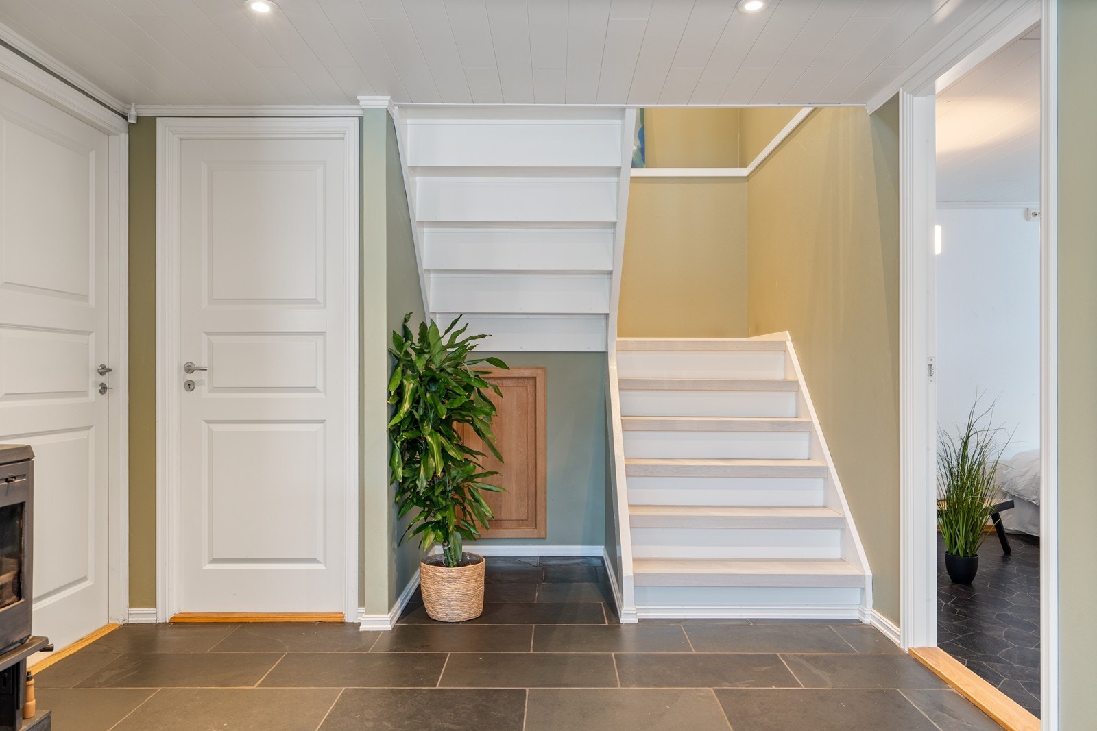 Hallen i sokkeletasjen. Galleribilde