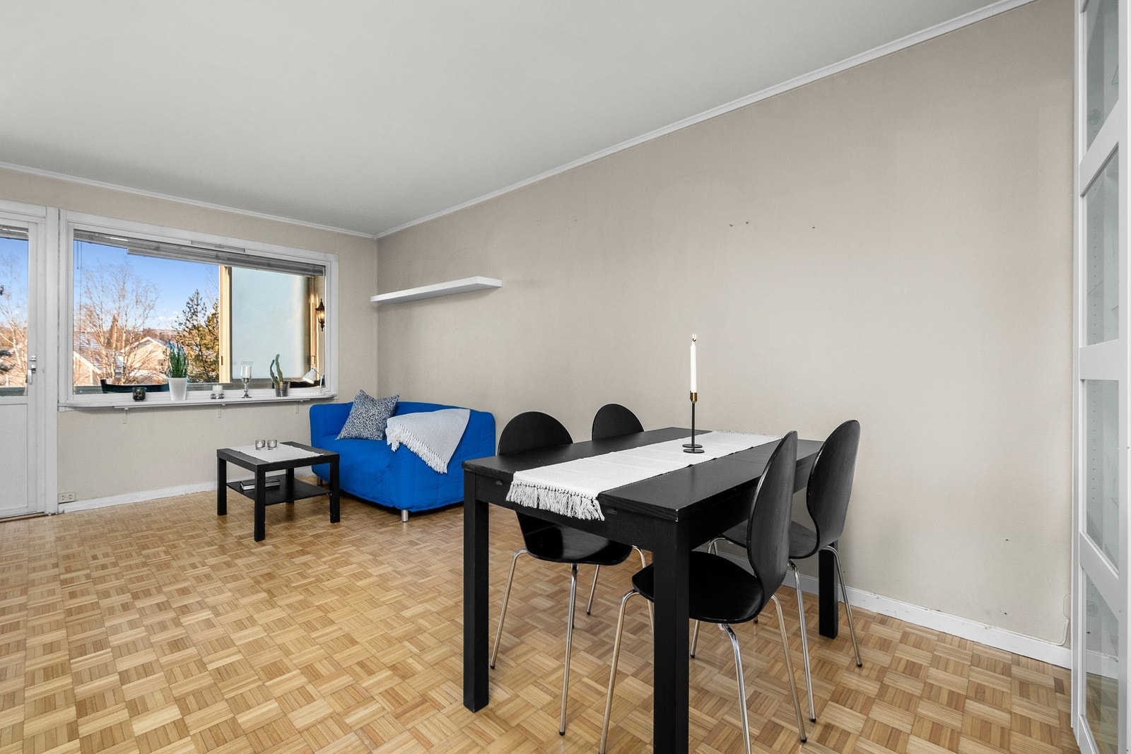 Spisesonen faller naturlig inn i rommet Galleribilde