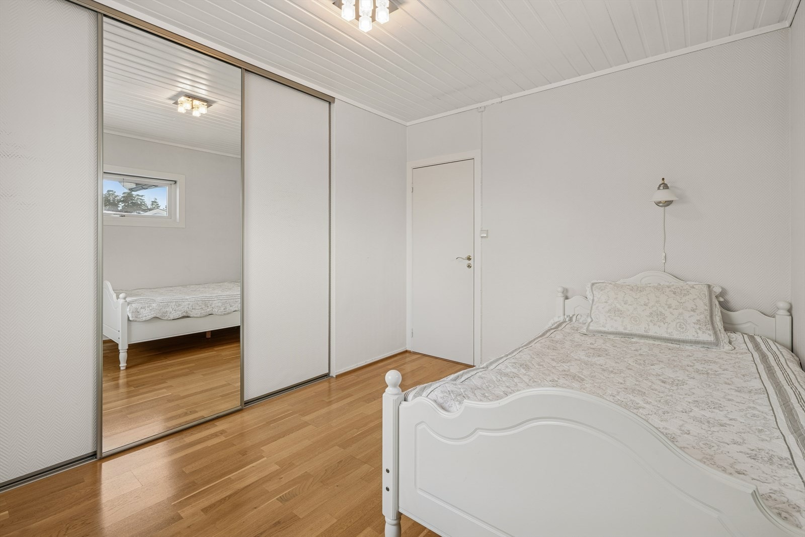 Boligen er innredet med fire soverom. To av dem er del av påbygg som ikke er omsøkt. Galleribilde