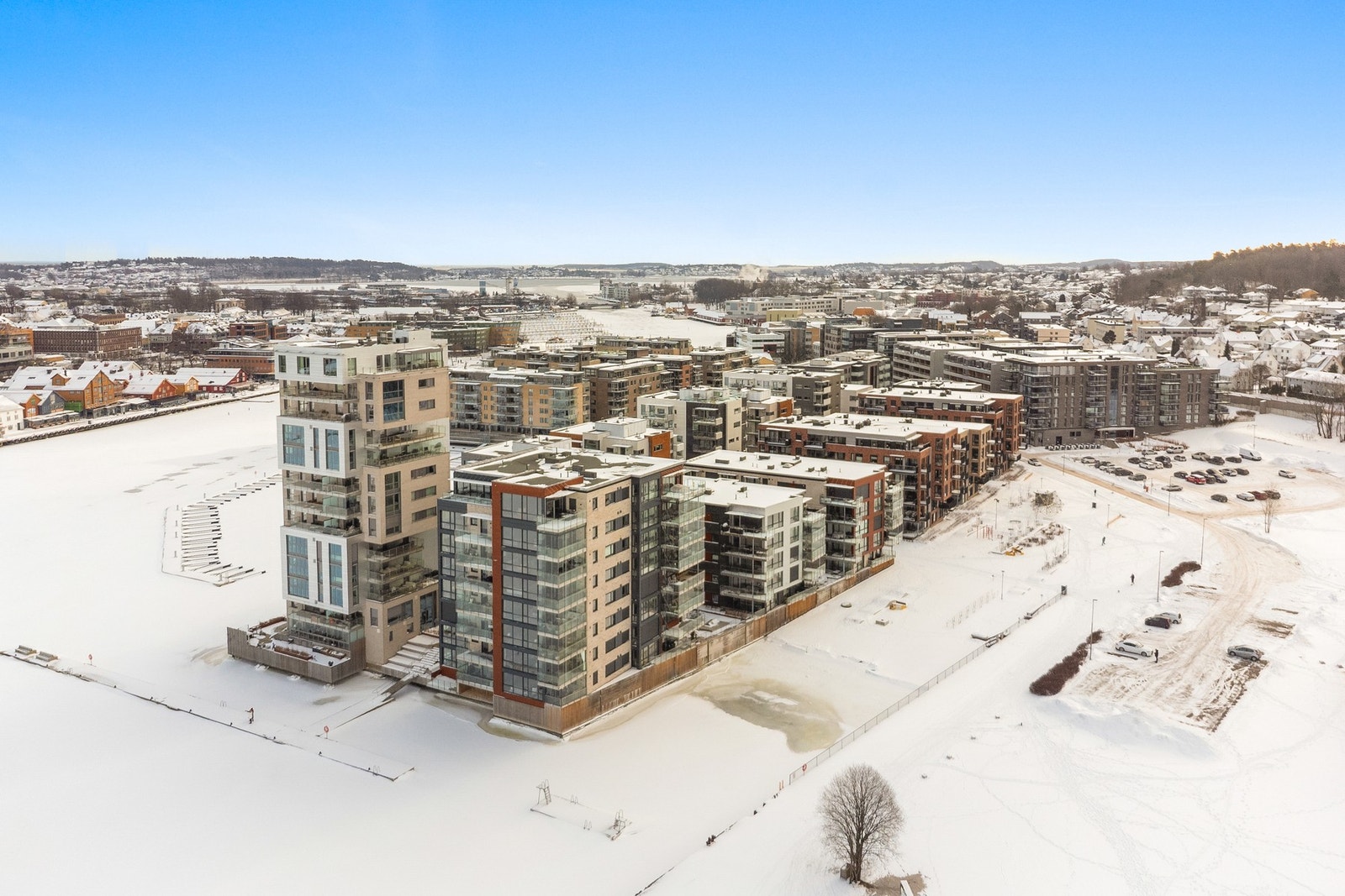 Leiligheten ligger nest øverst i blokka og har flott utsyn Galleribilde