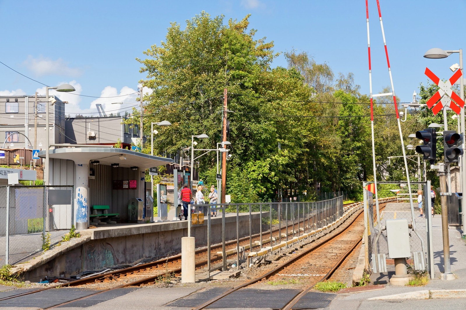 Det er kort gangavstand til Ris T-banestasjon (ca. 3 minutter), med hyppige avganger og en reisetid på ca. 6 minutter til Majorstuen. Galleribilde