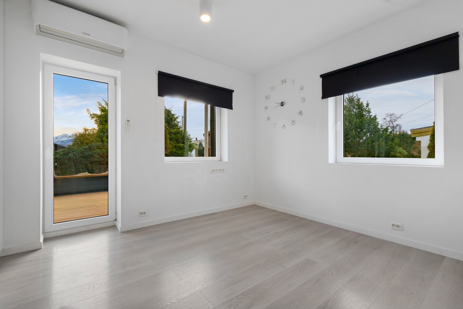 Utgang til terrasse. Galleribilde