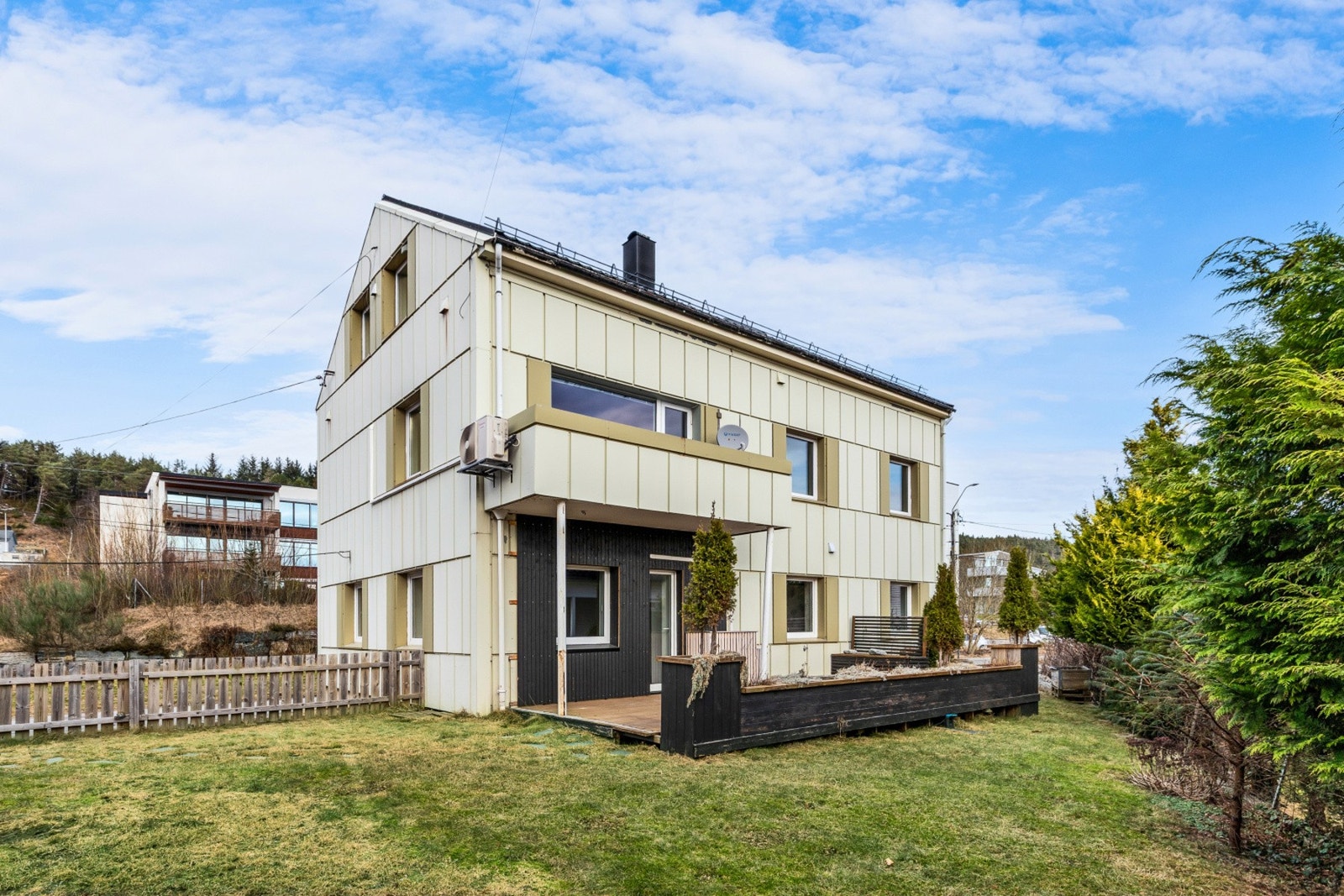 Last ned salgsoppgaven og meld deg på visning! Galleribilde