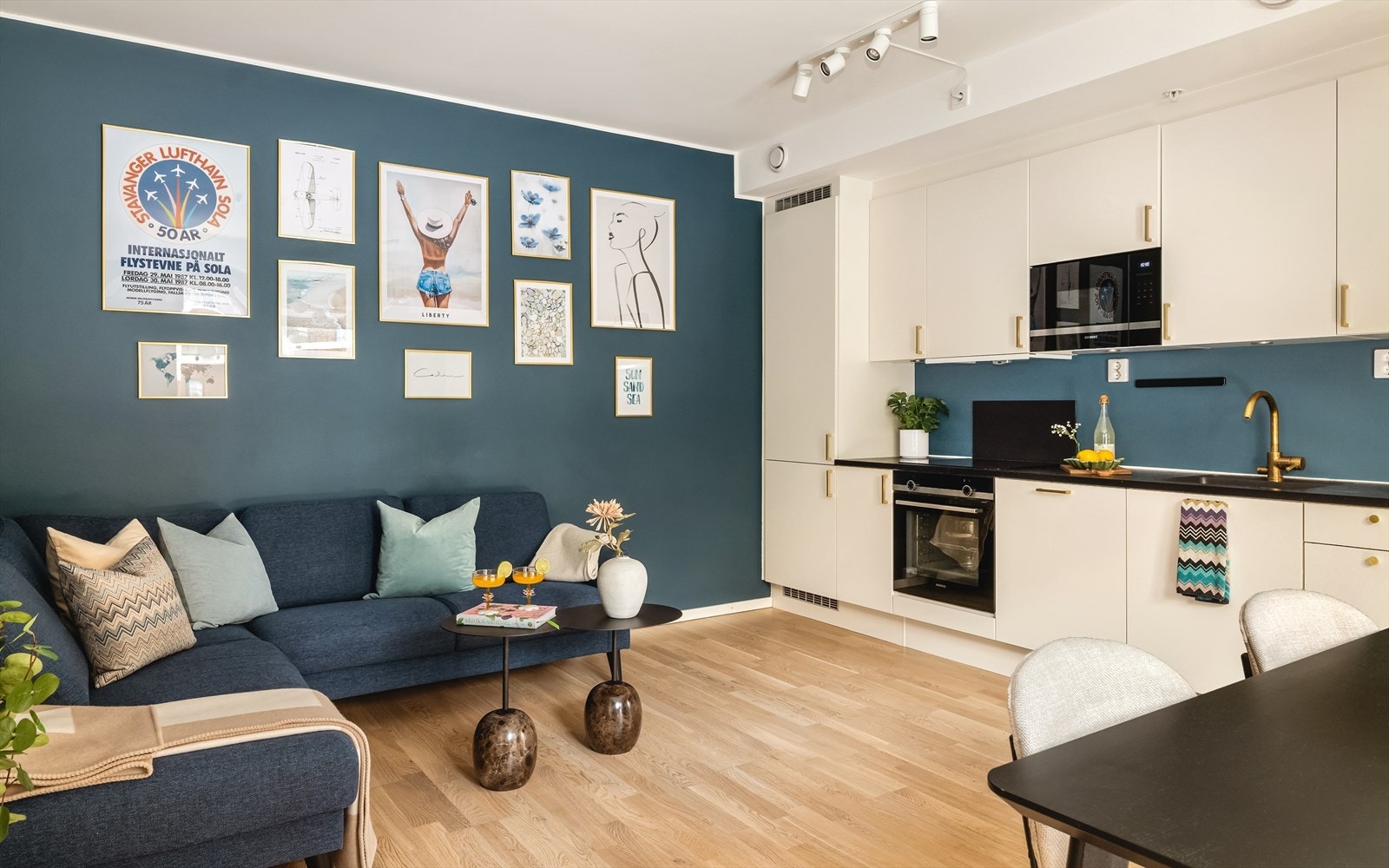 Kjøkkenet er levert av kvalitetsleverandøren HTH med påkostede detaljer og oppgraderinger. Galleribilde