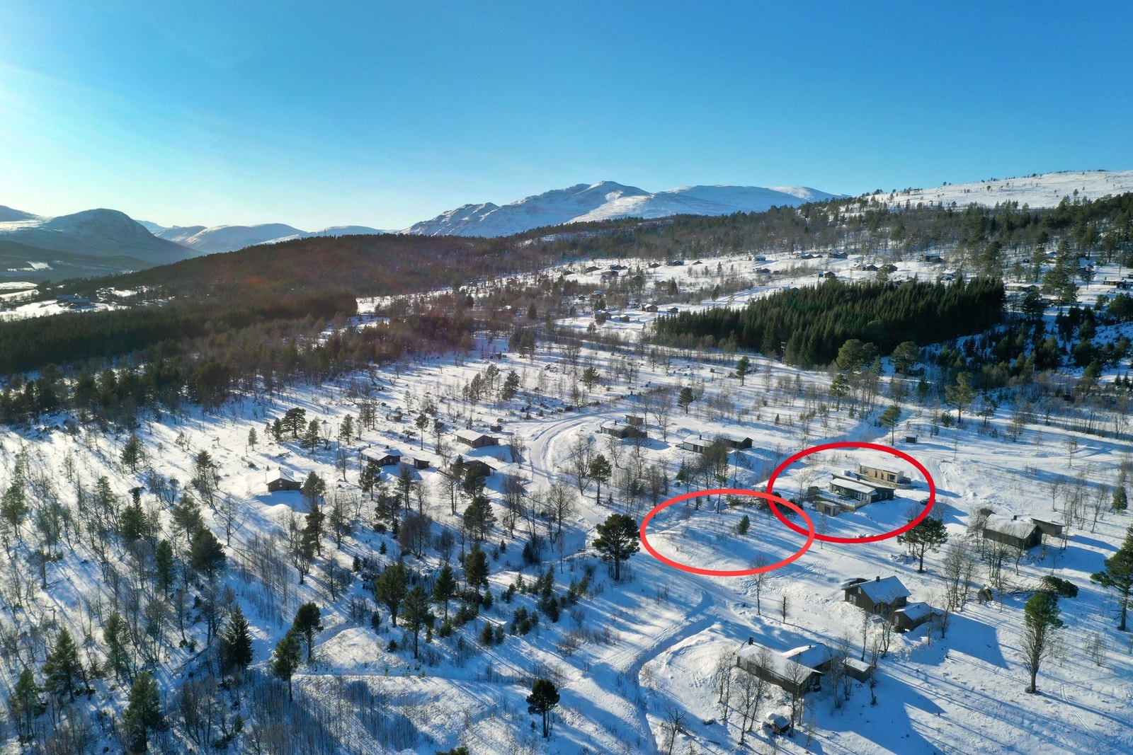Sirkel nr.2 viser oversikt over tomten nedenfor. Galleribilde