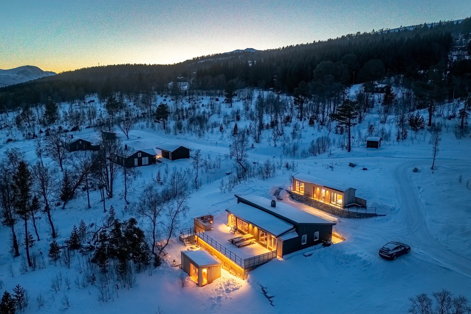 Parkerings skjer på egen tomt like ved hytten. Galleribilde